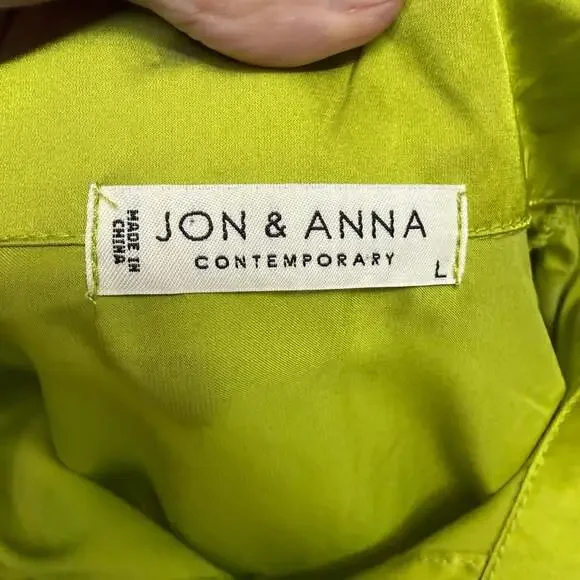 Jon & Anna Green Satin Button Down Blouse Size L Hi-Low Hem - Picture 2 of 8